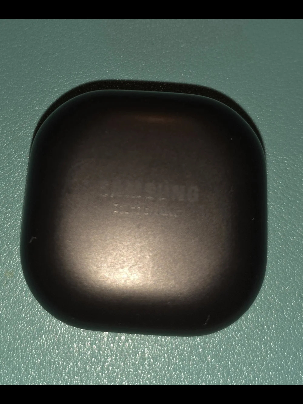 Samsung Black Earbud Charging Case Includes Ear Plugs